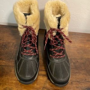 Clarks women’s boots.